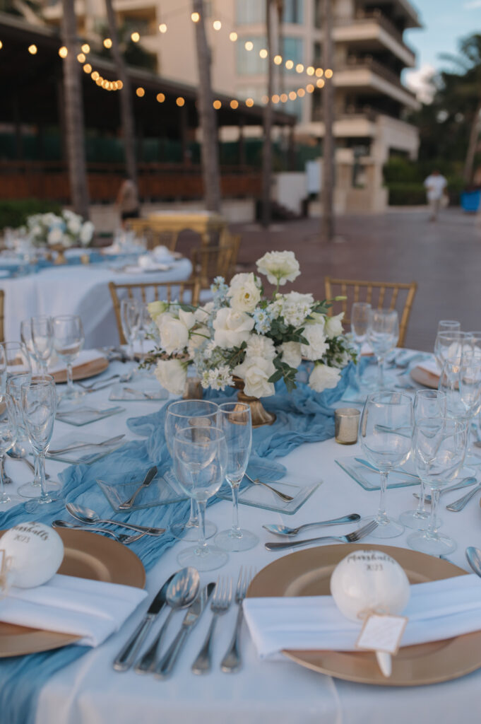 wedding table decor at a destination wedding. Mistakes to avoid when planning a destination wedding
